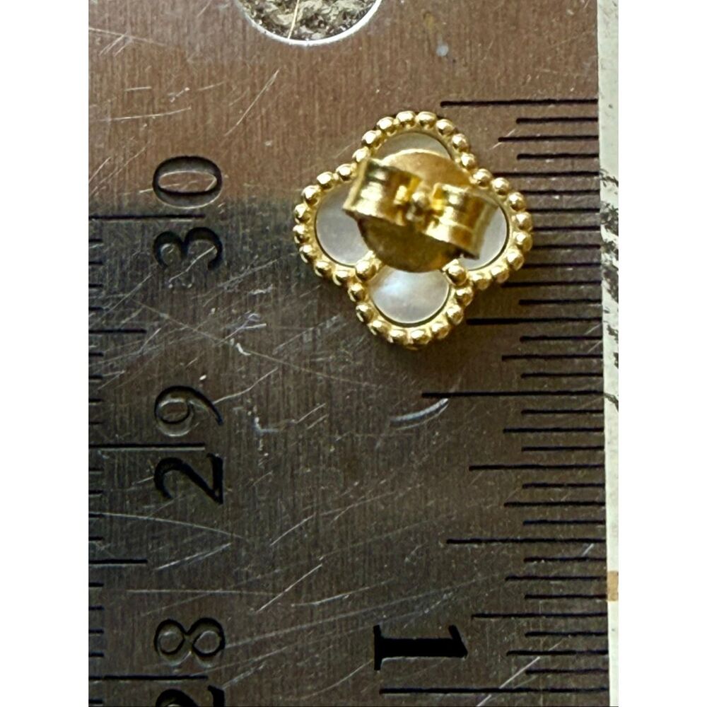 Mother of Pearl Clover Stud Earrings Gold Vermeil Beaded Trim Elegant Gift New - Picture 4 of 5